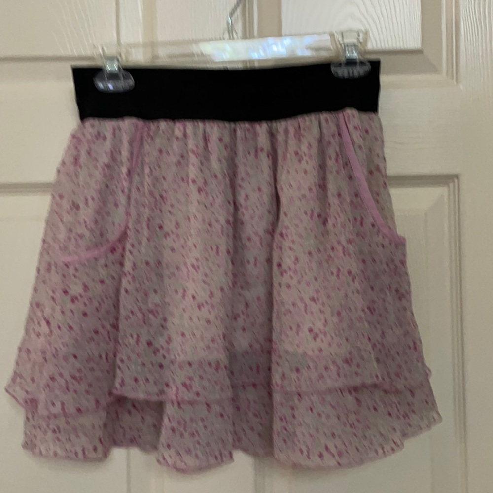 Adorable 2-tiered flowing skirt